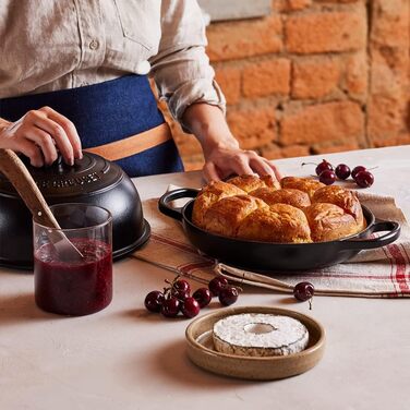 Le Creuset Signature Чавунний горщик для хліба, 24 см, чорний матовий