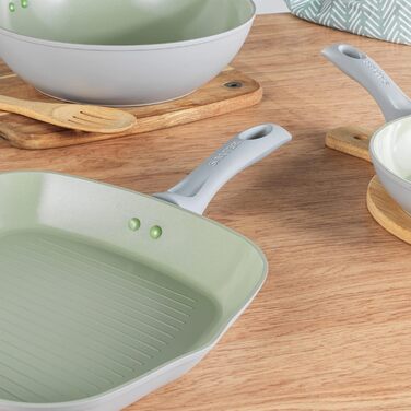 Сковорода-гриль SALTER Earth Grill 28 см з виливом, квадратна, для стейків, сумісна з індукцією, без PFAS/PFOA, алюміній з титановою основою, керамічне покриття, легко миється, з бакелітовою ручкою, зелена