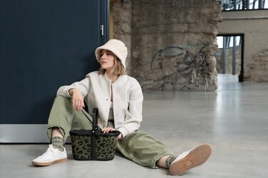 Сумка-шопер Reisenthel CarryBag XS Teddy Leo Olive – Стабільний кошик XS з практичною внутрішньою кишенею, водонепроникний дизайн