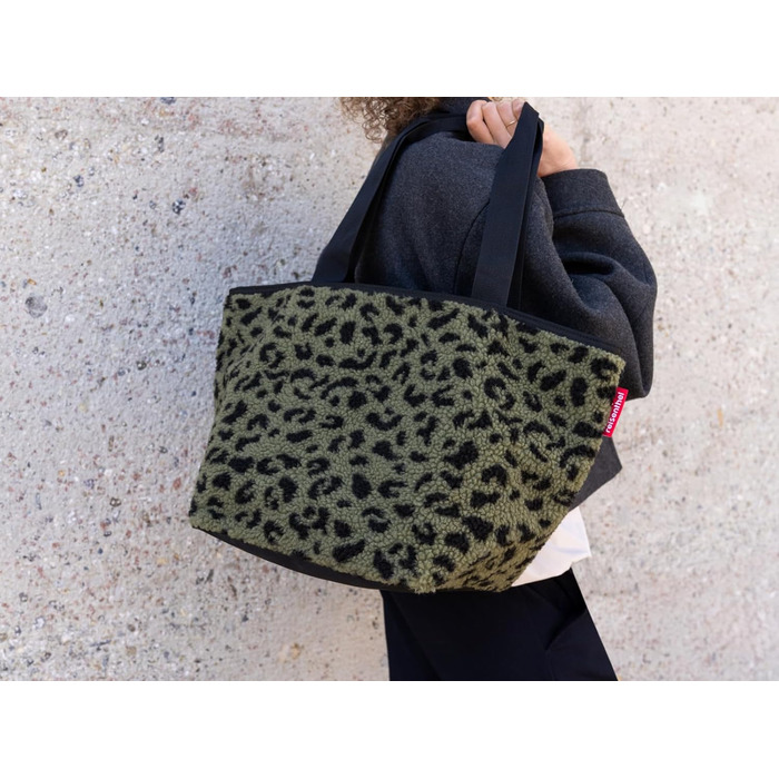 Сумка-шопер Reisenthel Shopper M Teddy Leo Olive – містка та стильна, з водовідштовхувального матеріалу