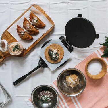 Прес для тортилій Victoria, чавун, 20 см: для тако, арепа, кесаділья, емпанада, патакон