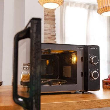 Мікрохвильова піч Cecotec ProClean 3030 20л, 700Вт, чорна: з грилем, покриттям Ready2Clean, 6 рівнів потужності, таймер 30хв