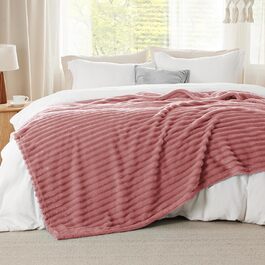 колір: темнорожевий