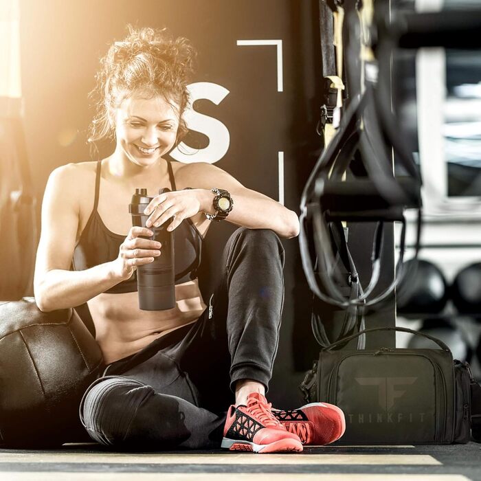 Ізотермічна ланчбокс з 6 контейнерами для їжі – BPA-Free, багаторазовий, підходить для мікрохвильової печі та морозильної камери – ланч-сумка з шейкером, органайзером для пігулок, плечовим ременем та охолоджувальними пакетами – червона сумка-холодильник