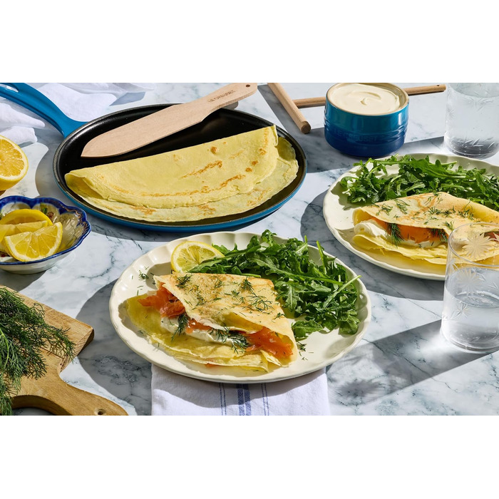 Сковорода для крепів Le Creuset з дерев'яним шкребком, чавун, Ø 27 см, для всіх типів плит (включаючи індукцію), Червоний (Cerise), 20136270600460