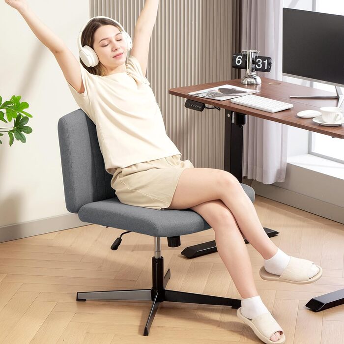 Крісло офісне без підлокітників HOMCOM, сіре, з регулюванням висоти та функцією нахилу