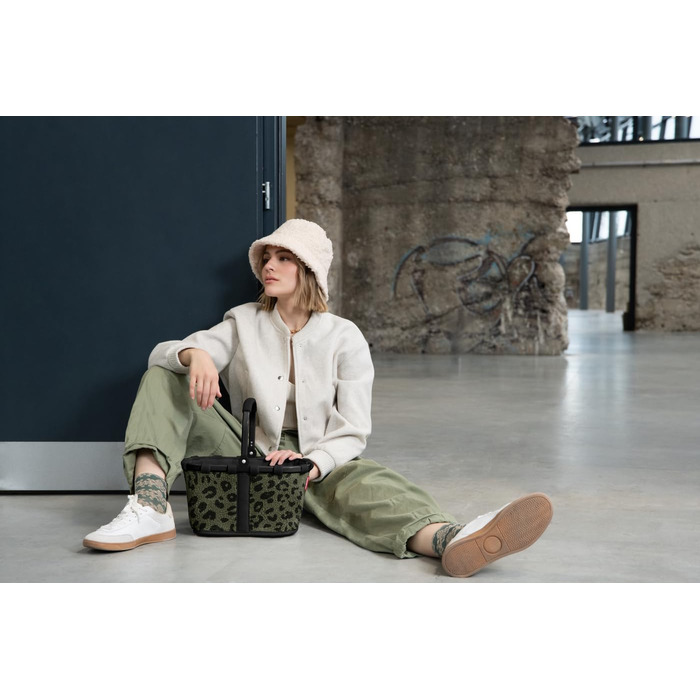 Сумка-шопер Reisenthel CarryBag XS Teddy Leo Olive – Стабільний кошик XS з практичною внутрішньою кишенею, водонепроникний дизайн