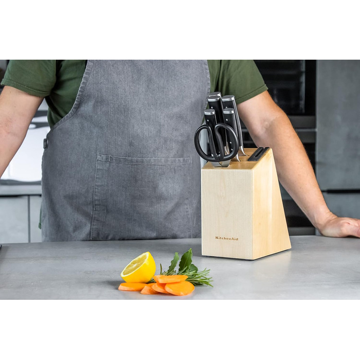 Набір кухонних ножів KitchenAid Gourmet: 5 ножів, ножиці, точилка, чорні ручки, японська сталь