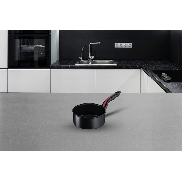 Каструля Lagostina Linie Rossa з нержавіючої сталі, чорна, Ø 16 см, для індукційних плит, газу та духовки до 175 °C, з бортиком, антиковзні ручки