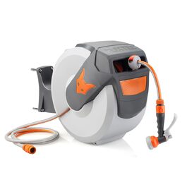 Автоматичний шланг для саду Fuxtec FX-WSA30 – 30 метрів, ½ дюйма, з роликом для стіни, включаючи ручну лійку та з'єднувачі, поворотний на 180°, оранжевий