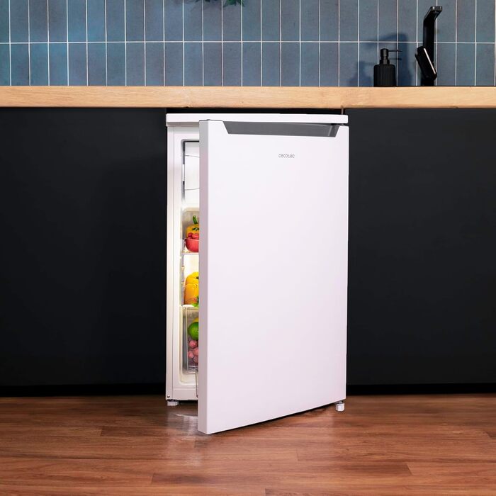 Міні-холодильник Cecotec Bolero CoolMarket TT 107: 107 л, клас E, регулювання температури, ящик для овочів, морозильна камера, тиха робота, чорний/білий