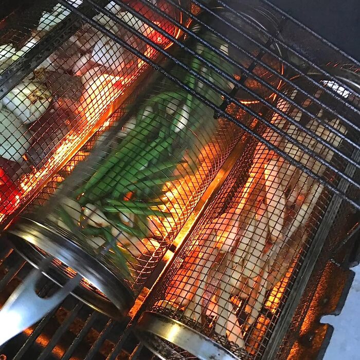 Кошик для барбекю на коліщатках решітка для барбекю з нержавіючої сталі сітка для барбекю клітка антипригарна сітка для риби і овочів приладдя для барбекю для пікніка на відкритому повітрі багаття Кемпінг (30 см)