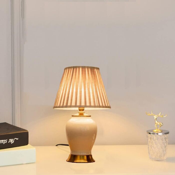 Настільна лампа для спальні, вітальні, кабінету. Сучасний дизайн, E27, тепле світло, білий колір