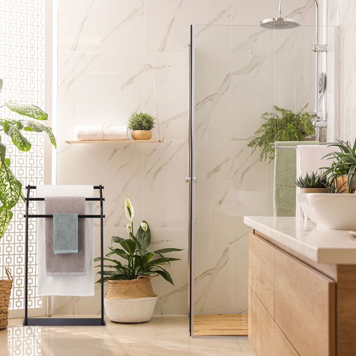 Підставка для рушників Relaxdays з 3-ма підлокотниками, чорного кольору