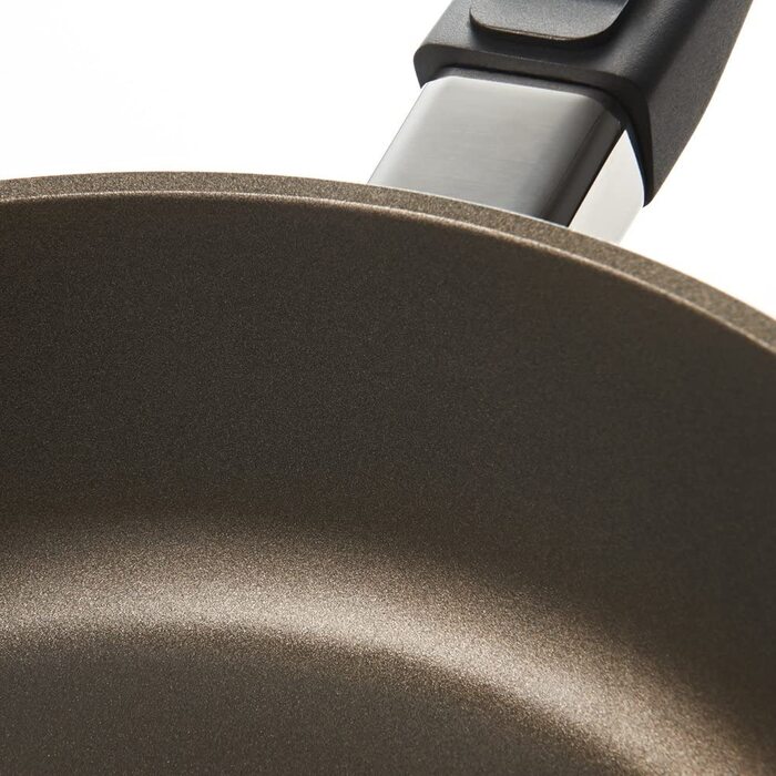Сковорода Berndes з алюмінієвого лиття, коричнева, 32 см
