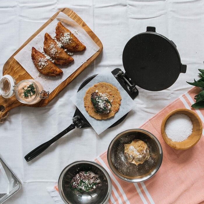 Прес для тортилій Victoria, чавун, 20 см: для тако, арепа, кесаділья, емпанада, патакон