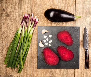 Ніж Santoku ZEUß Damast (24 см) - професійний кухонний ніж з дамаської сталі 67 шарів, з точильним каменем, дерев'яною ручкою та захистом леза, подарункова коробка