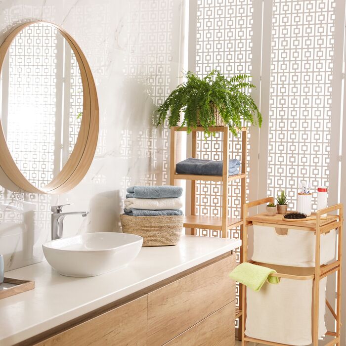 Відповідь має бути у форматі JSON: {