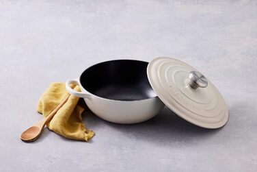 Каструля Le Creuset Signature з чавуну, 24 см, 4.1 л, для всіх типів плит (індукція), колір Meringue