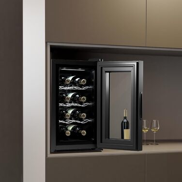 Витримання вина Cecotec Bolero Grandsommelier 830 Coolcrystal: 8 пляшок, термоелектрична охолодження, регулювання температури 8-18°C, сенсорне керування, LED-підсвітка, без шкідливого газу, чорний колір