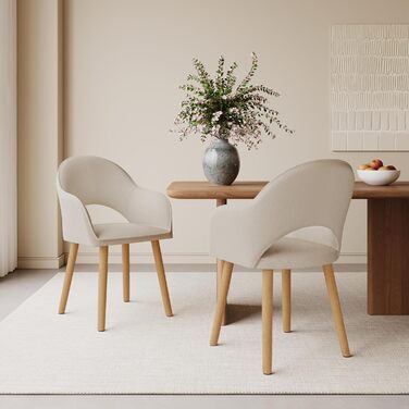 Набір з 4-х оббитих стільців для їдальні з підлокітниками, бежевий колір, дерев'яні ніжки. Підходять для кухні та вітальні.