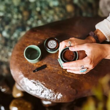 WACACO Nanopresso: портативна кавомашина еспресо з кейсом, оновлена версія Minipresso, ручна, чорний (80 мл, мох-зелений)