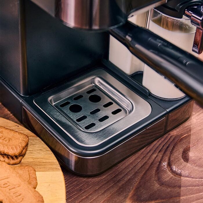 Кавомашина Cecotec Halbautomatische Express-Kaffeemaschine Power Espresso 20 ColdBrew Latte: 1350 Вт, 20 бар, холодний/теплий/гарячий, сенсорний екран, 1.5 л резервуар для води, 500 мл молока, підігрівач чашок, подвійний портафільтр