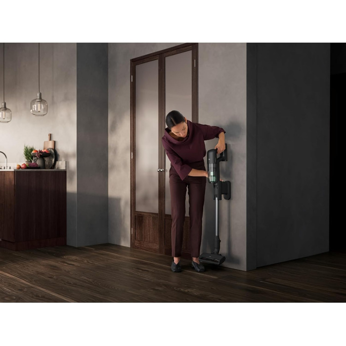 Акумуляторний пилосос AEG Serie 7000 Granitgrau: потужний, легкий (2,2 кг), ергономічний, з 70% перероблених матеріалів, до 50 хв роботи, 120 м², 2в1, 5-рівнева фільтрація, для всіх типів підлоги, автоматичний, сірий, AP71UB14AM