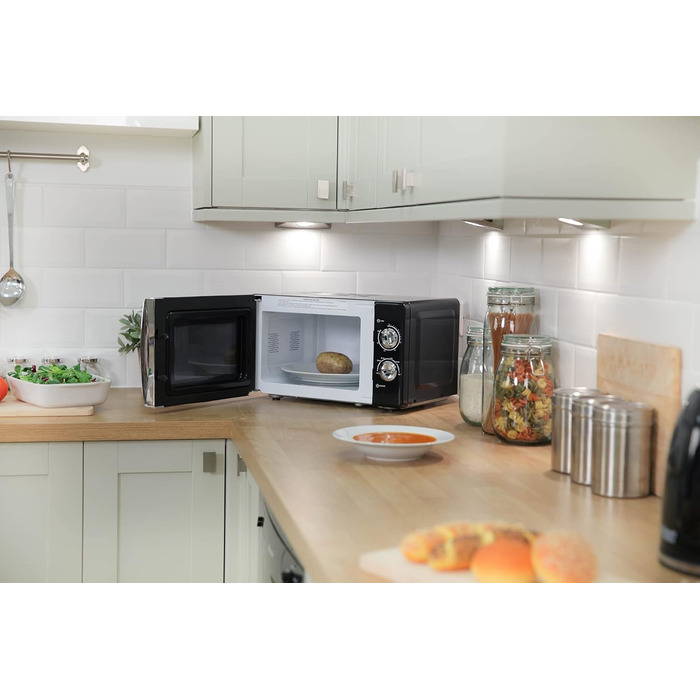 Мікрохвильова піч Russell Hobbs RHMM701C Solo 17л, 700 Вт, чорна: розморожування, таймер, 5 рівнів потужності