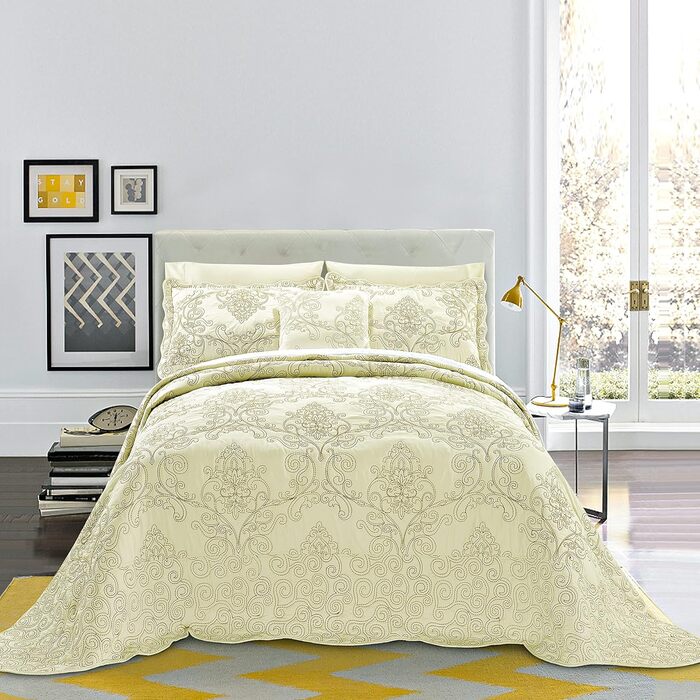 Покривало Home Soft Things Serenta Damask 280x304 см світло-зелене