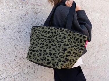 Сумка-шопер Reisenthel Shopper M Teddy Leo Olive – містка та стильна, з водовідштовхувального матеріалу