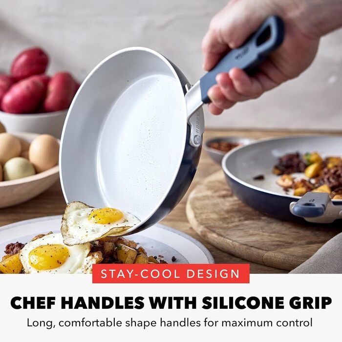 Набір сковорідок GreenPan x Bobby Flay, 20.3 см та 25.4 см, з антипригарним покриттям, без PFAS, кераміка з діамантами, для індукційних плит, силіконовий ручка, легко миються, сумісний з посудомийною машиною, 2 шт. (13 предметів), Marineblau