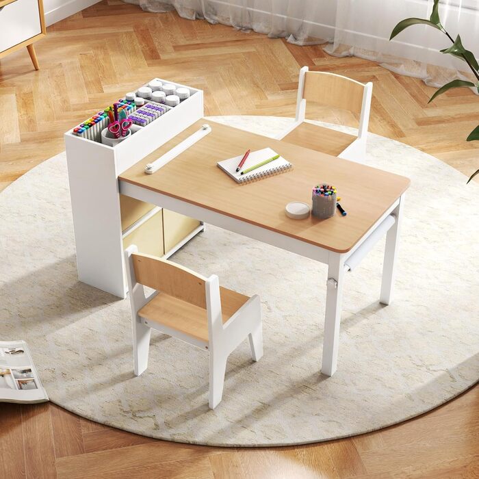 Дитячий столик та 2 стільчики DREAMADE з дерева, з паперовою рулонною полицею, 4 текстильними боксами та відділеннями для зберігання. Дитячий столик для малювання та ігор у дитячу кімнату (Натуральне дерево)