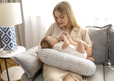 Подушка для годування Motherhood Ergonomічна, Оeko-Tex Standard 100, колір Бежевий Класик