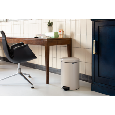 Бак для сміття Brabantia NewIcon Pedal Bin 20 л (149948), Бежевий, 20