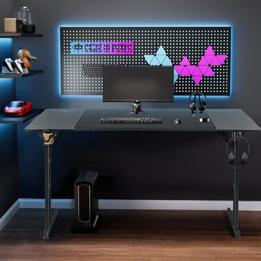 Ігровий стіл XMTECH 140x60 см з RGB LED, стіл для комп'ютера з карбоновою поверхнею, ергономічний стіл з тримачем для навушників та підстаканником, чорний