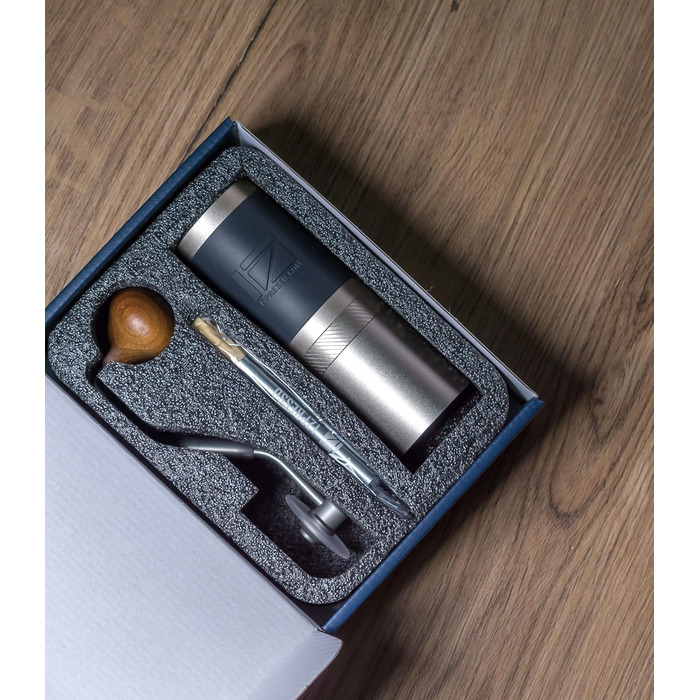 Кавомолка 1Zpresso J срібна, 35 г, з конічним жорном з нержавіючої сталі та регулюванням помелу