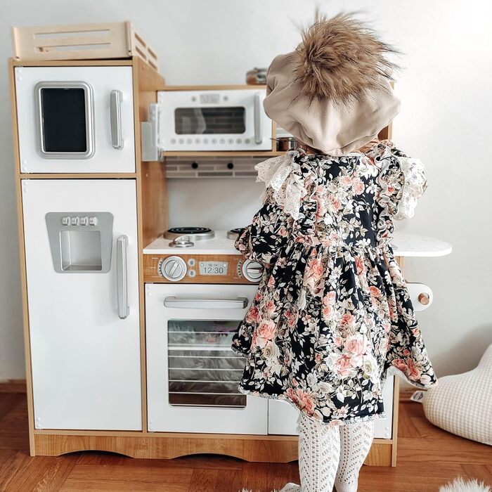 Дерев'яна дитяча кухня Mamabrum з LED-підсвічуванням та аксесуарами - 15 частин. Комплект: плита, духовка, мікрохвильова піч, холодильник, кран та іграшкова кухонна утвар для дітей
