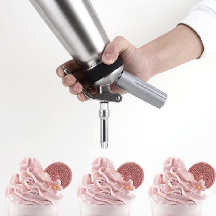 Дозатор для вершків 250 мл з 3 насадками з нержавіючої сталі та щіткою, 0,25 л. Алюмінієвий дозатор для гарячих та холодних вершків, збиті вершки, соуси