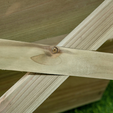 Дерев'яна багаторівнева клумба-сходи 