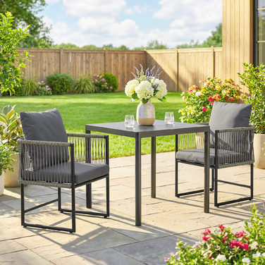 Набір садово-розкладних крісел на 2 шт. - Міцні та стильні крісла з металу з плетінням з PE-ратан, з подушками. Зручні підлокітники та спинка. Розміри: 52x52x66 см. Колір: Темно-сірий.