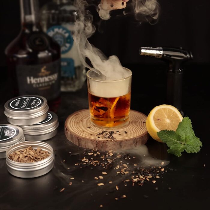 Набір для копчення коктейлів з ліхтариком: кулінарна факелка для коктейлів, віскі, напоїв, копчення та кемпінгу. 4 смаки дерев'яної стружки.