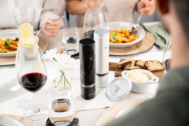 Електрична млинка для солі та перцю ZWILLING Enfinigy, керамічний жорно, LED підсвічування, USB зарядка, чорно-білий дизайн