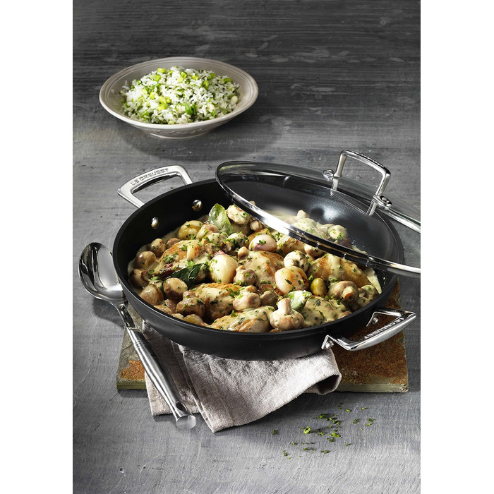 Пан з антипригарним покриттям Le Creuset, Ø 30 см, з кришкою, для всіх типів плит (в т.ч. індукційних), алюміній, сірий/срібний