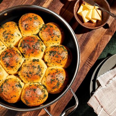 Сковорода HexClad Hybrid з антипригарним покриттям та кришкою, 4.5 л, сумісна з індукцією та іншими плитами