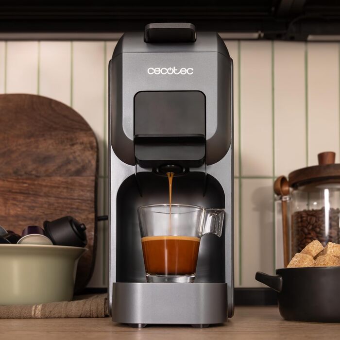 Кавомашина Cecotec Freestyle Compact Black: 1350W, Thermoblock, 20 Bar, 4-в-1 для еспресо, сумісна з Dolce Gusto, Nespresso, K-Fee, об'єм резервуару 800 мл