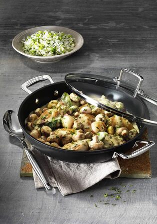 Пан з антипригарним покриттям Le Creuset, Ø 30 см, з кришкою, для всіх типів плит (в т.ч. індукційних), алюміній, сірий/срібний