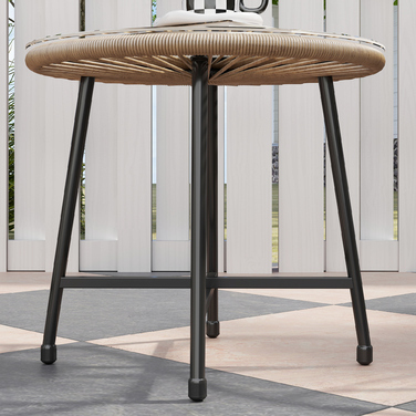 Набір садових меблів на 3 місця: 2 крісла з ротангу, стіл зі скляною стільницею, сталевий каркас. Меблі для відпочинку на відкритому повітрі, світло-коричневого кольору.