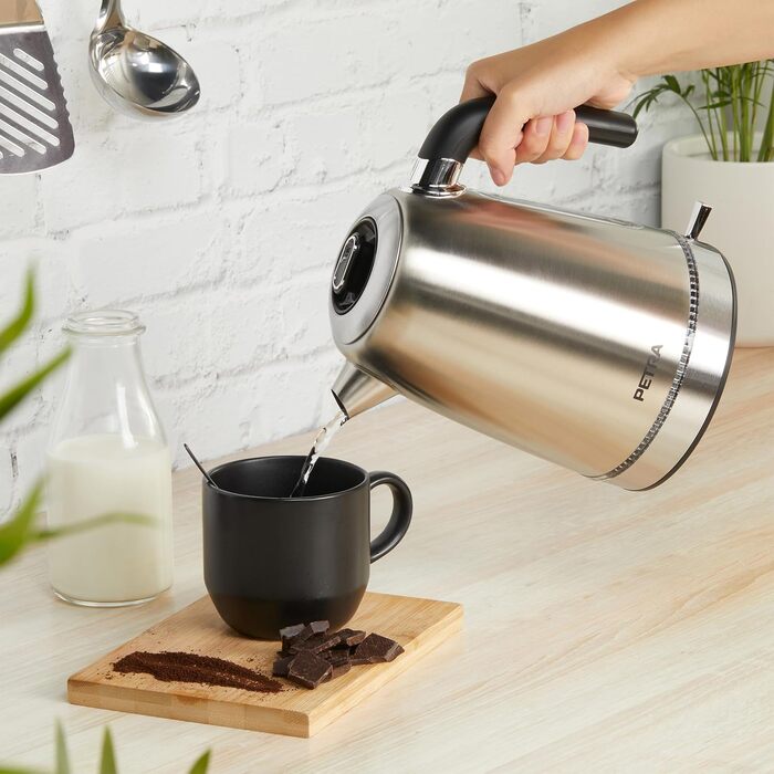 Електрочайник Petra PT5557VDE 1,7 л, 2200 Вт, LED-підсвітка, BPA-free, 360° база, антинакипний фільтр, авто-вимкнення, оглядове вікно