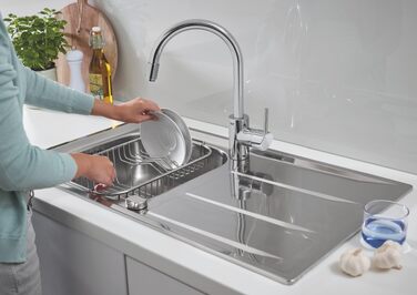 Змішувач кухонний GROHE Concetto з висувним душем, 360° поворотний, хром - 31483002